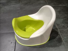 Kinder Töpfchen weiss grün herausnehmbar guter Zustand