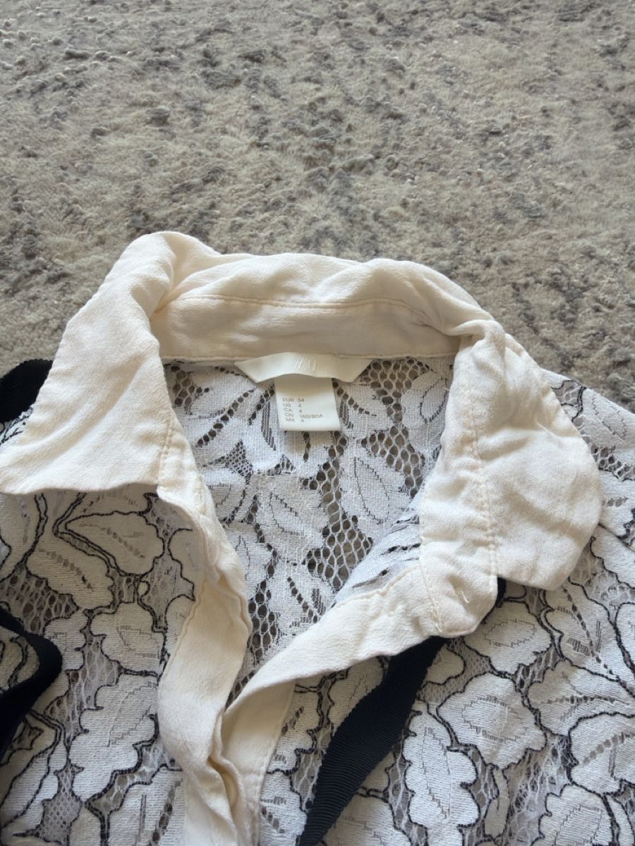 H&M Camicette: H&M Spitzenbluse, Grösse 34 – Nuovo (secondo la descrizione) da Zurich venduto da kat_dcy5 2