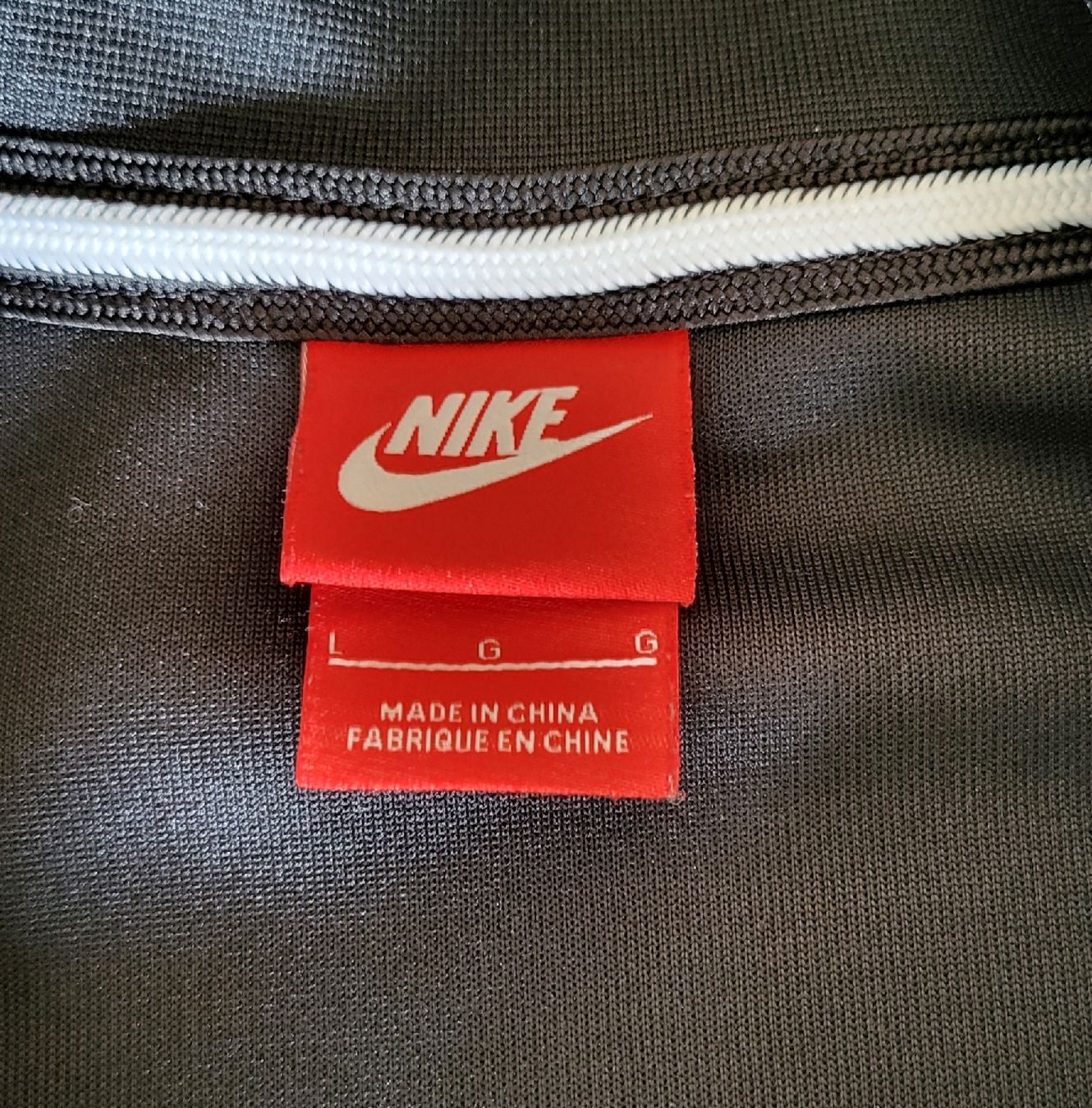 Nike Giacche: Nike Trainerjacke Eugene L – Usato da Unterseen venduto da rej_lnk9 3