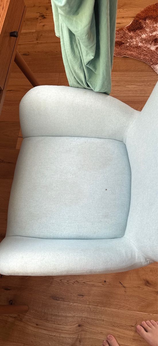 Stühle: Sessel hellblau Stoff Holzbeine  GRATIS – Defekt aus Hüttwilen von sar_8gj7 1