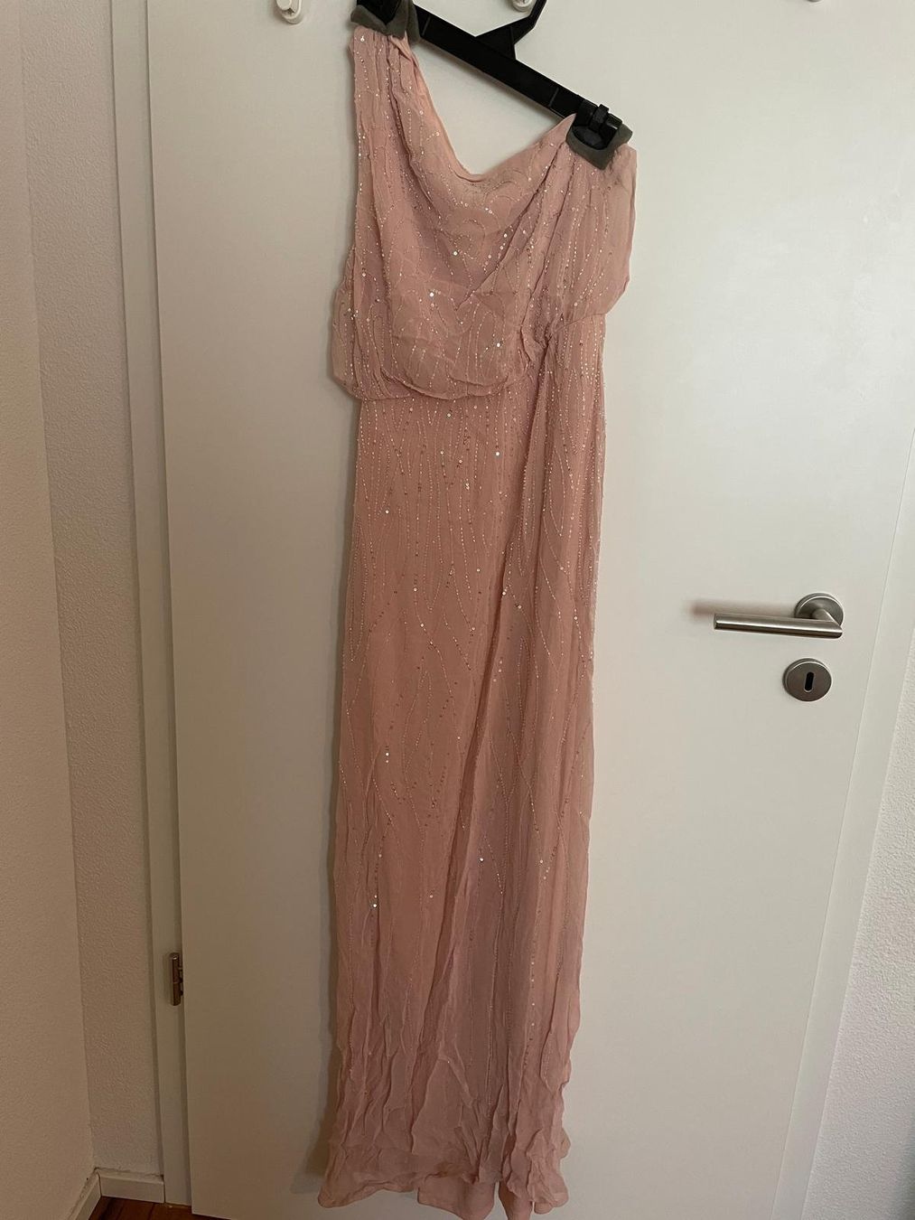 Asos Vestiti: ASOS Gown – Usato da Basadingen venduto da ChristabelsCloset