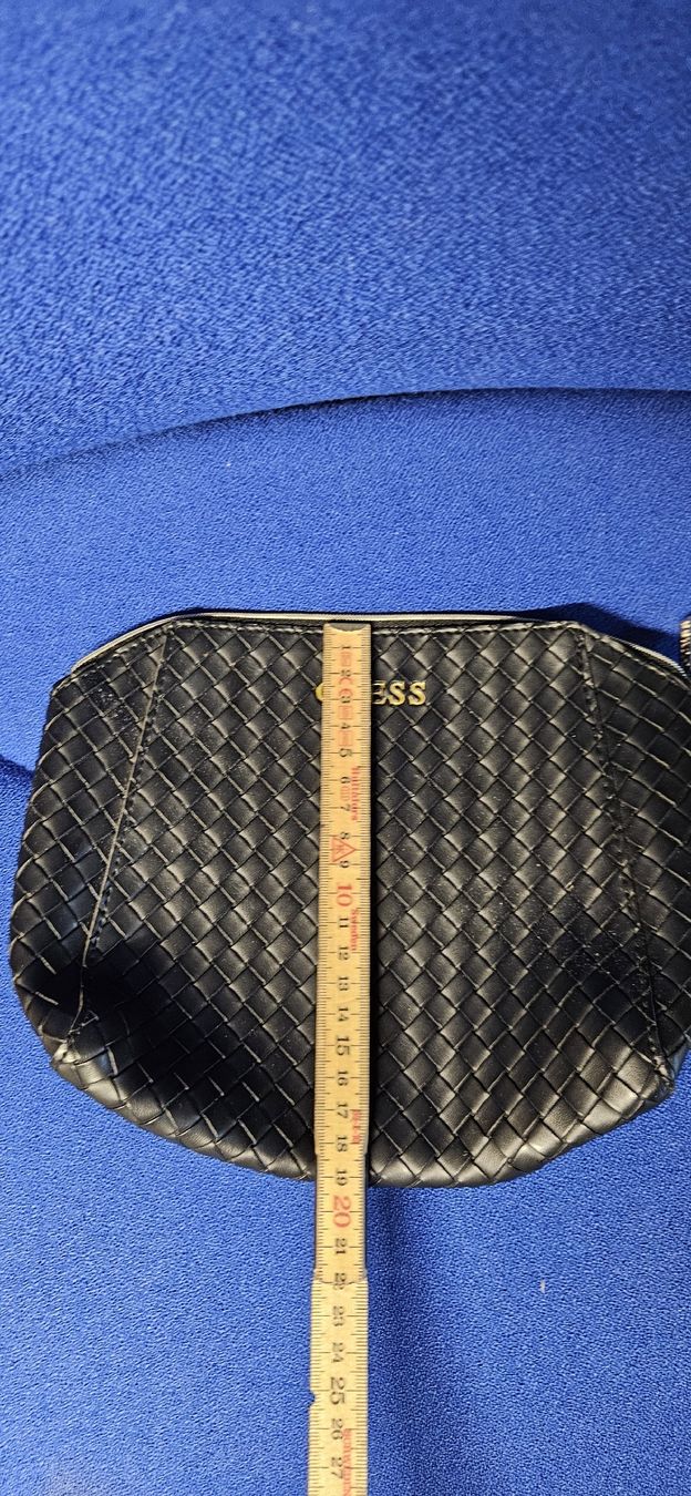 Guess Borse da donna: Guess Kosmetiktasche Schwarz – Usato da Baar venduto da Vel...Baar45 5