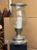 Elegantes Windlicht aus gebürstetem Alu und Glas