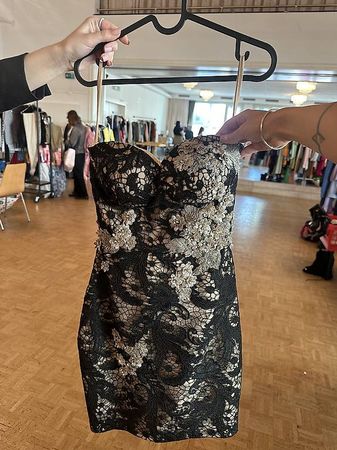 Designerkleid von Jehona Bunjaku