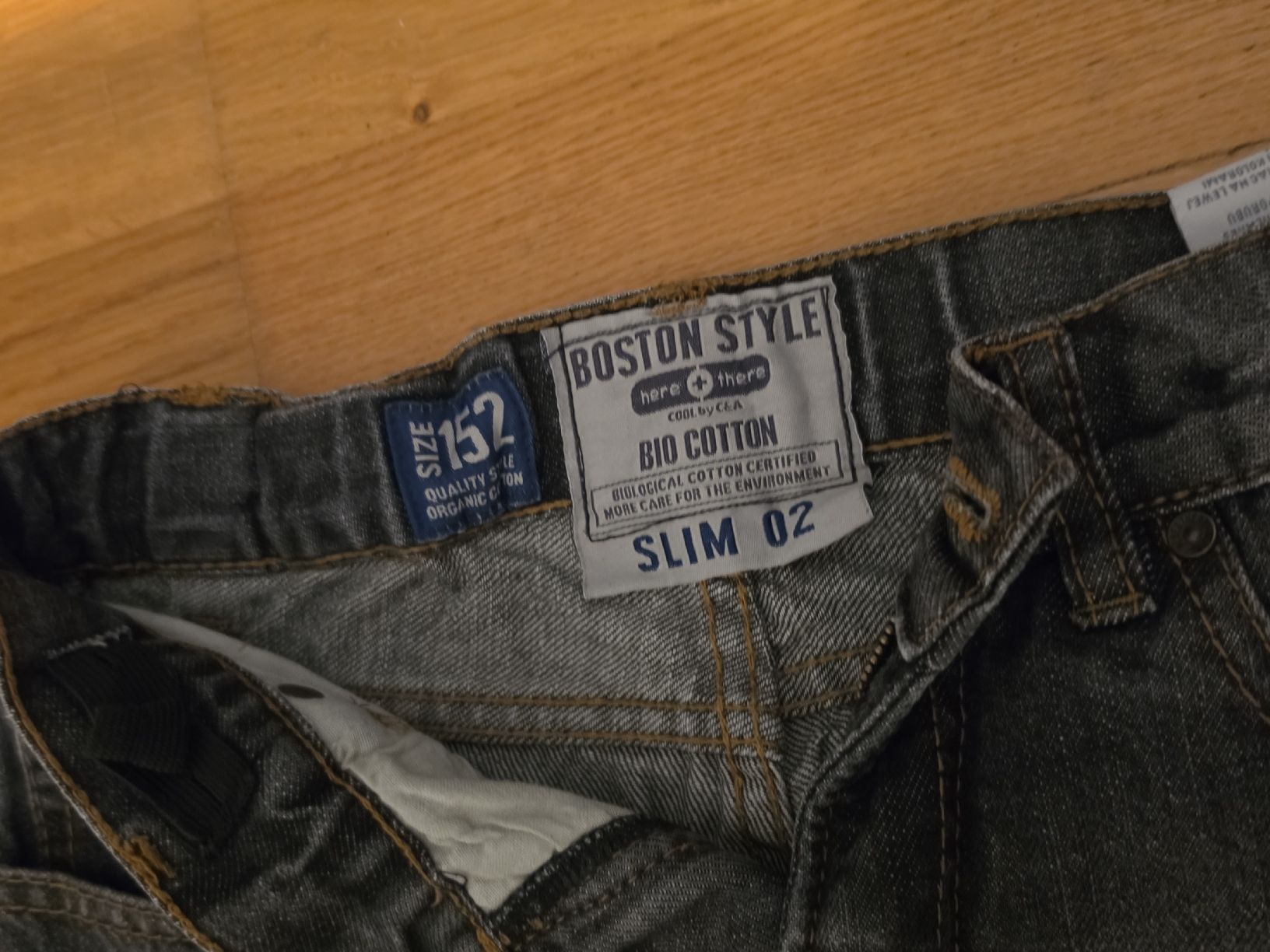 Pantalons: 4 Hosen Junge, Grösse 152 – D'occasion à Birmensdorf ZH par eva_9hvs 2