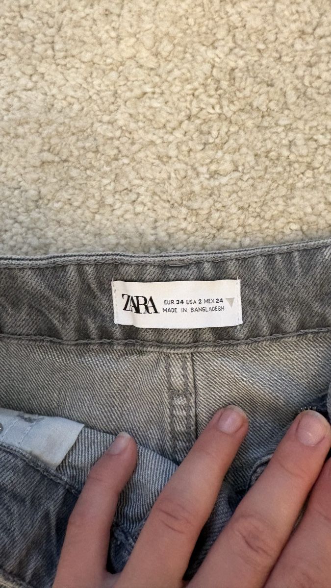 Zara Jeans: Jeans Shorts Grau – Nuovo (secondo la descrizione) da Winterthur venduto da m.tix 1