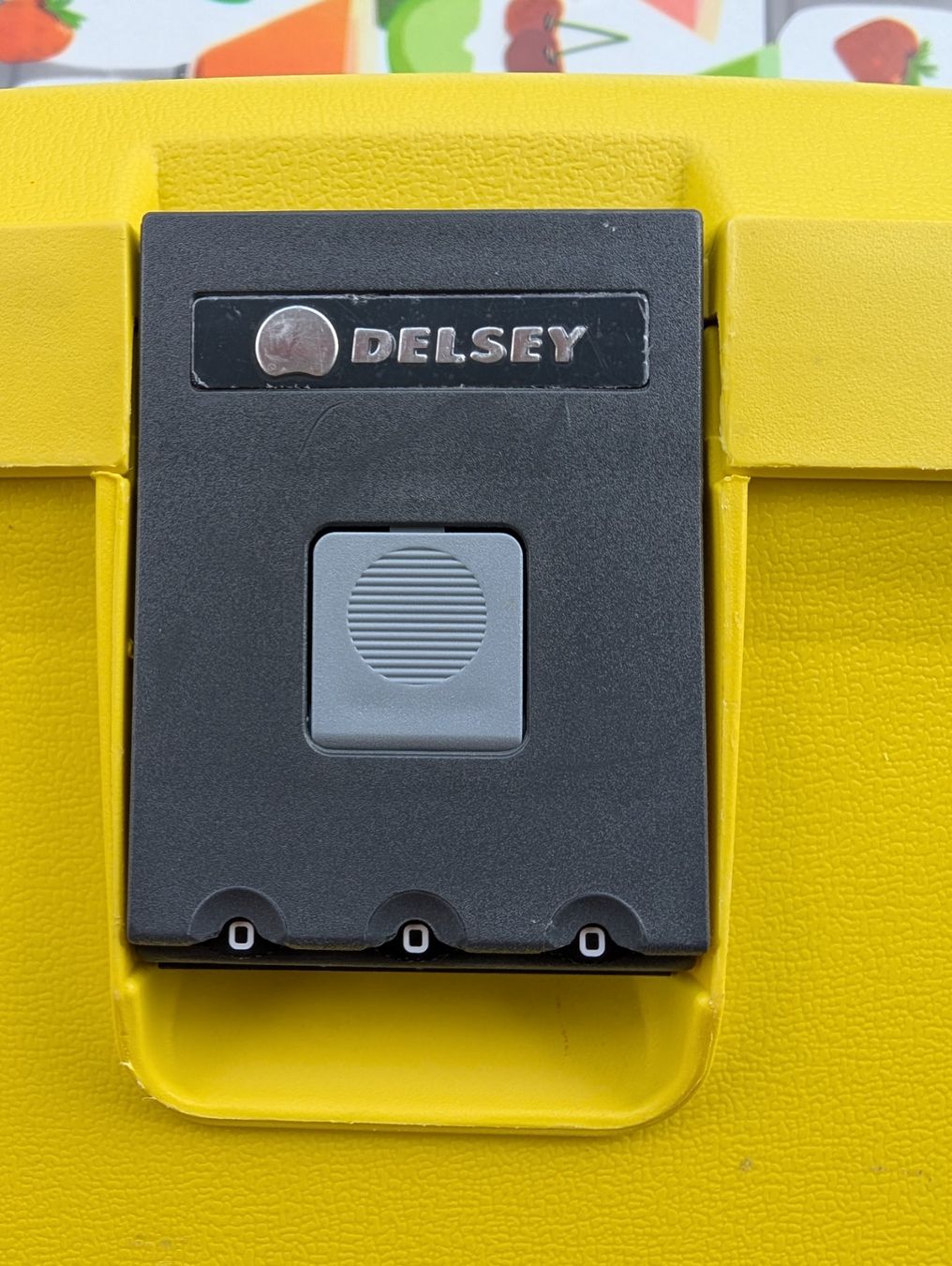 Delsey Valigie: Delsey Kosmetikkoffer Gelb - Praktisch – Usato da Cugnasco venduto da tizianaq 3