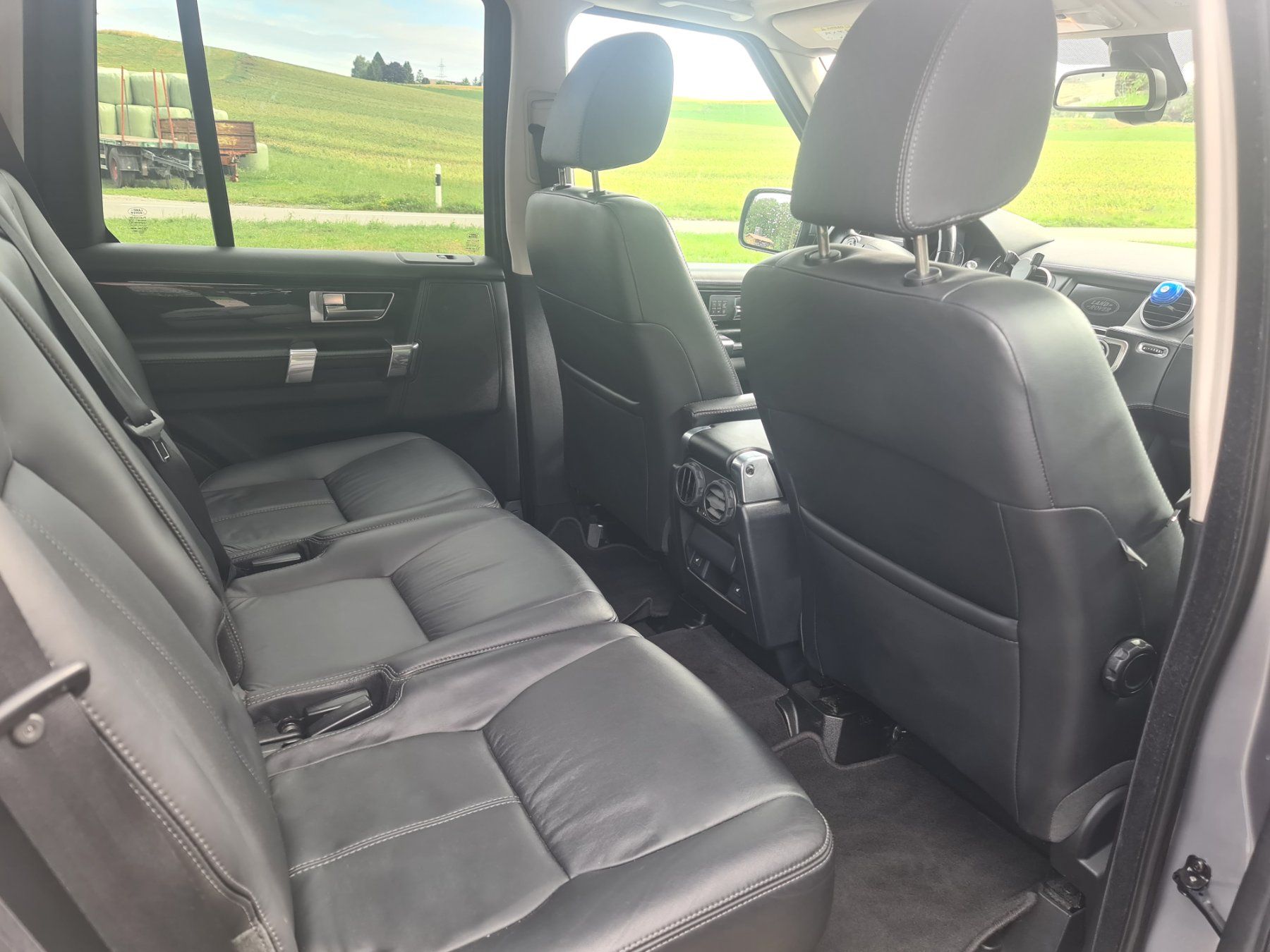 Land Rover Automobili: Land Rover discovery 3.0 sdv6 Zermatt édition – Usato da Lausanne venduto da Rosa.RBG 2