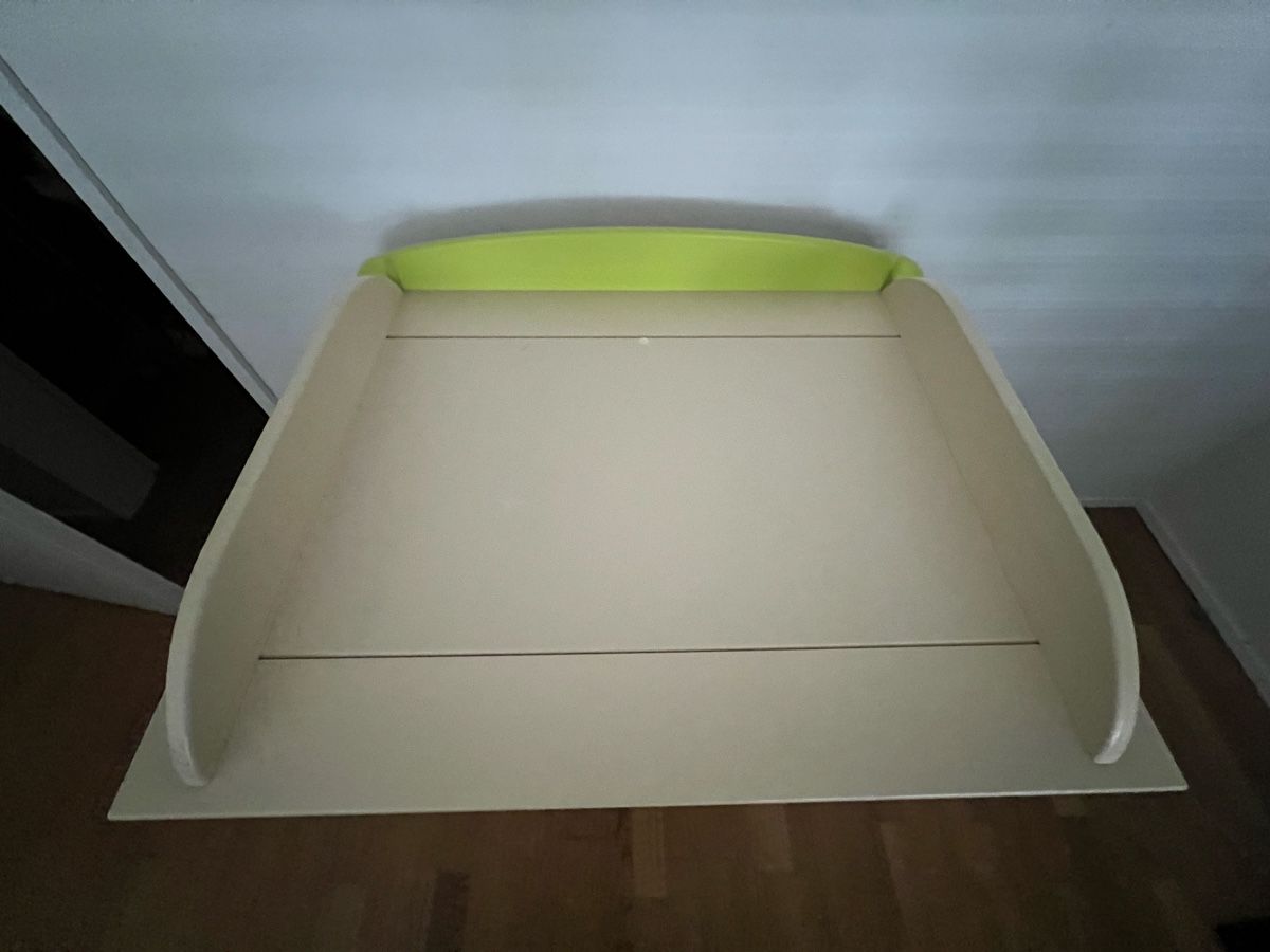 Tables à langer & accessoires: Wickelkommode mit Aufsatz 90x70x90  – D'occasion à Winterthur par gizmojunkee 1