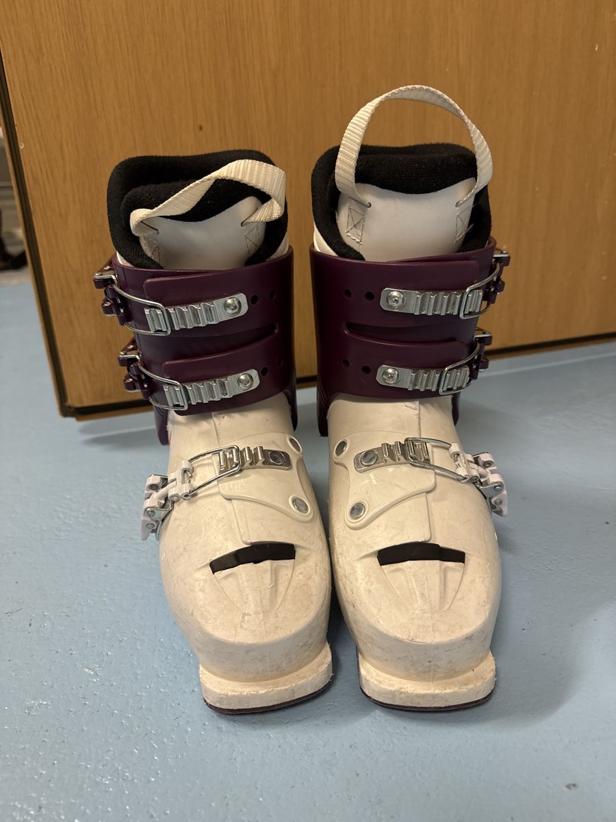 Atomic Schuhe für Jungen: Kinder Skischuhe Atomic Gr: 23.5 (37) – Gebraucht aus Samstagern von Dufman 1