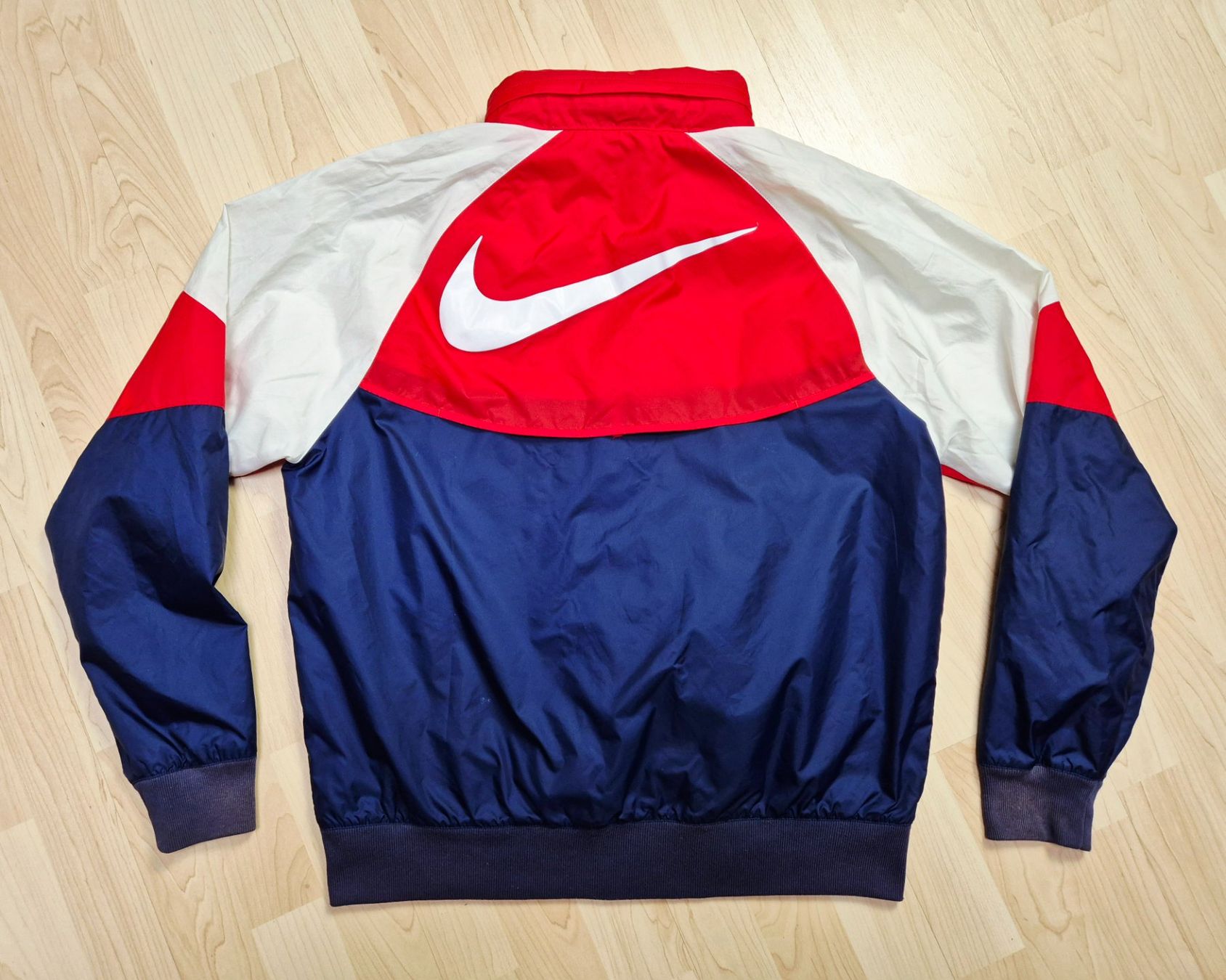 Nike Giacche: Nike Windrunner Jacke Gr. S – Nuovo (secondo la descrizione) da St. Gallen venduto da CaliSunshine 1