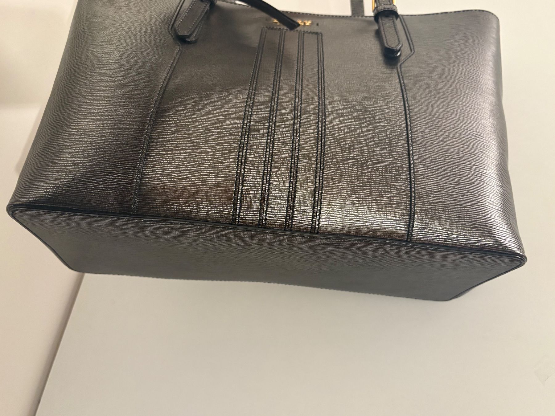 Bally Borse: Sac à main Bally, Cuir argenté – Nuovo e nell'imballaggio originale da Petit-Lancy venduto da the_28l7 4