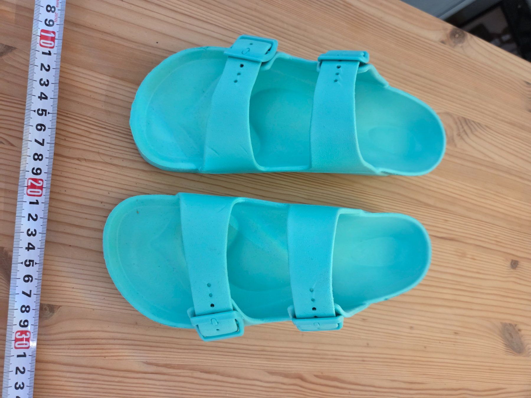 Scarpe da donna: Plastik Sandalen grün, 38.5/39 – Usato da Liestal venduto da ITOlio 1