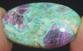Cabochon L-2484 – Rubin Fuchsit -25x14mm