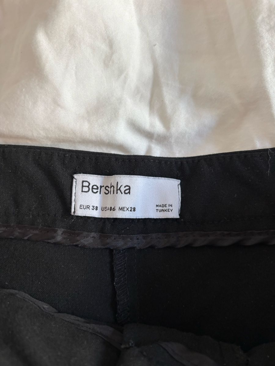 Pantaloni: Pantalon noir classique – Usato da Crans-Montana venduto da Jano_brn 1