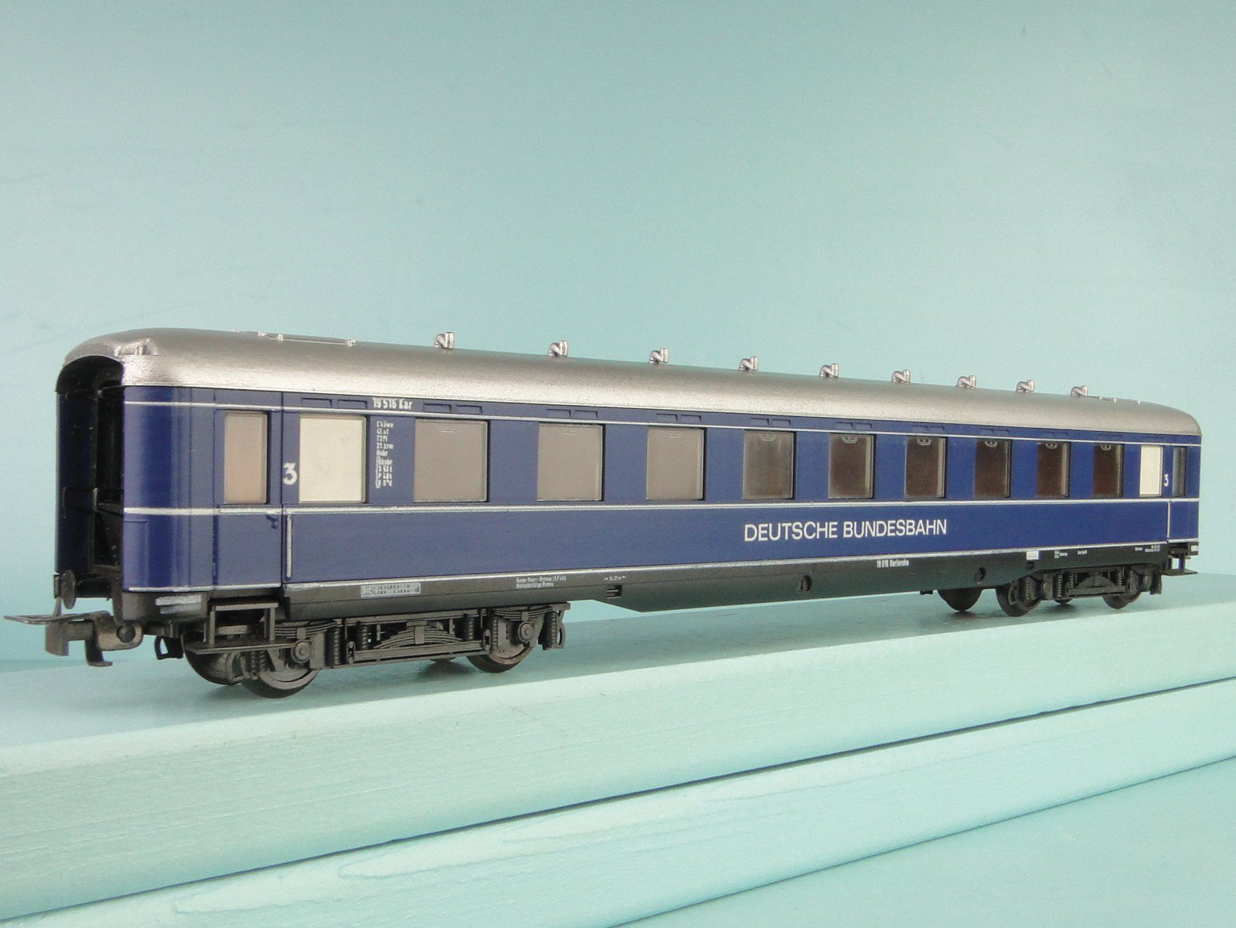 Liliput Modelleisenbahnen: Liliput 83302 Schürzenwagen Deutsche Bundesbahn 3 Kl. – Gebraucht aus Bülach von cann11 1
