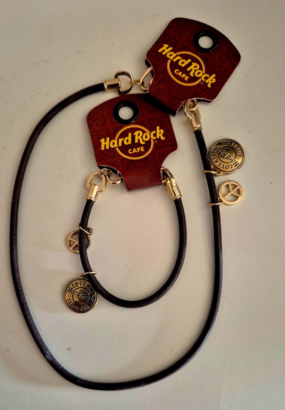 Catenine: Collier + bracelet Hard rock Café Neuf! – Nuovo e nell'imballaggio originale da Neuchâtel venduto da simbajoyce123