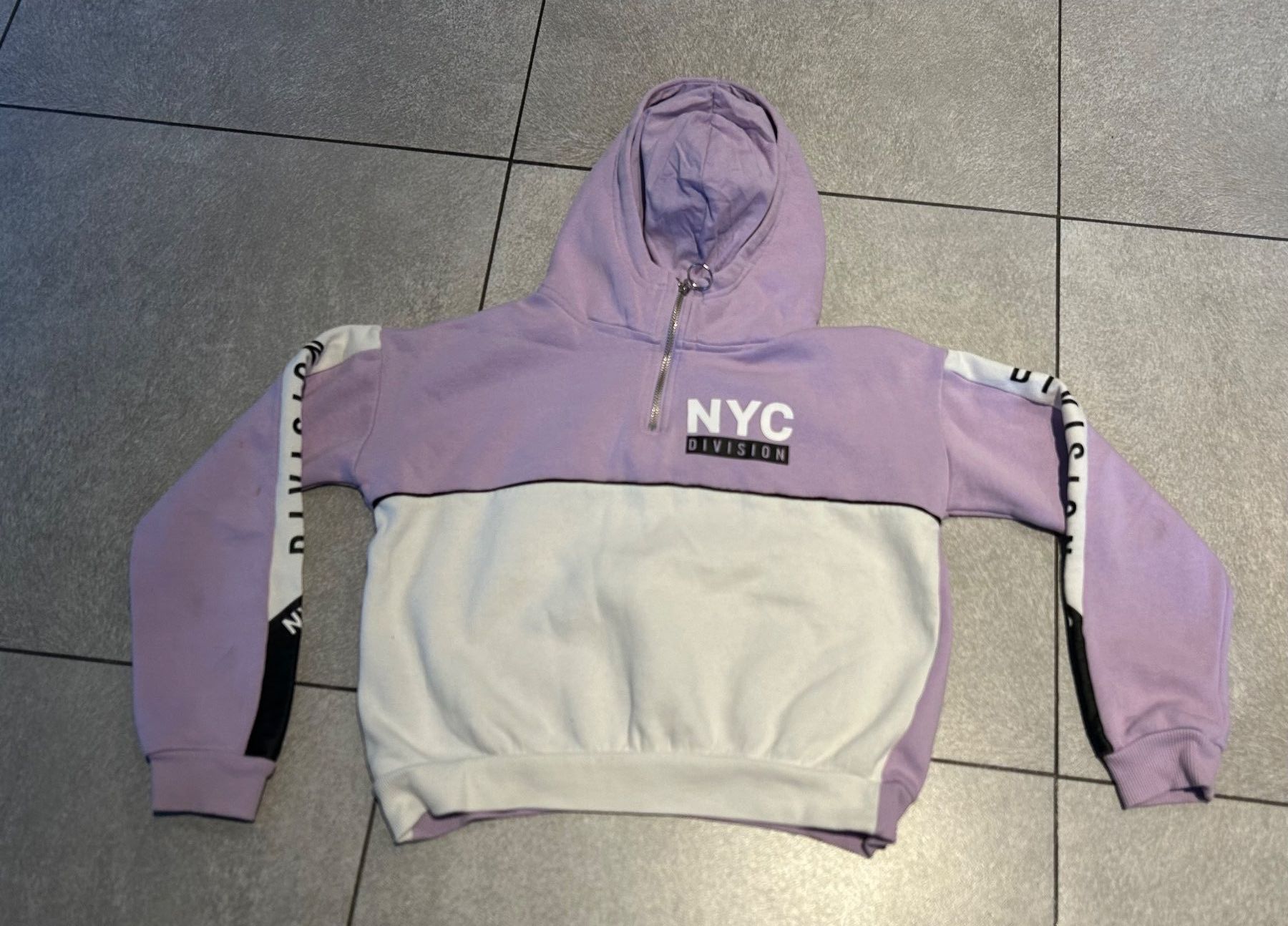 H&M Maglioni & Felpe: Pull NYC avec capuche  gr. 146 - 152 – Usato da Arbedo venduto da nadia1973