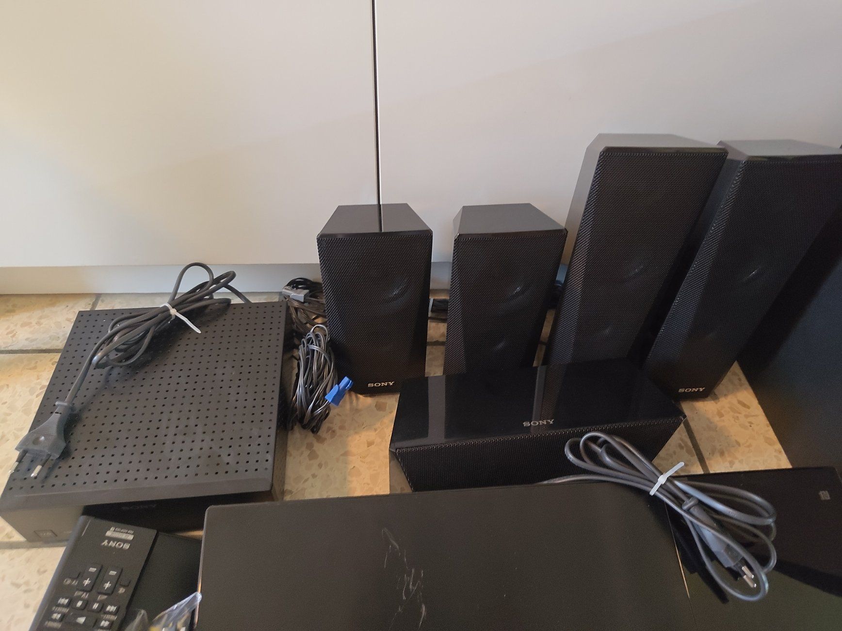 Sony Heimkino: Blu-ray Home Entertainment System Sony BDV-N5200W – Gebraucht aus Liestal von  3