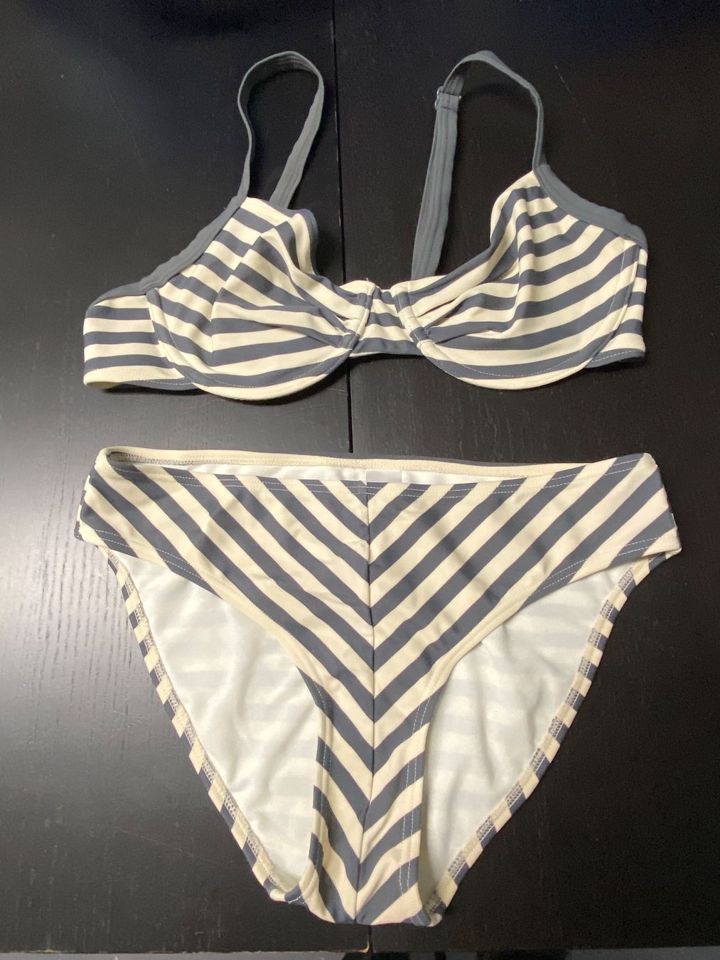 Costumi da bagno & Bikini: Bikini Badeanzug – Usato da Biel-Benken BL venduto da PANORMUS