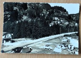 Caming Chiosco Piottino mit Oldtimern
