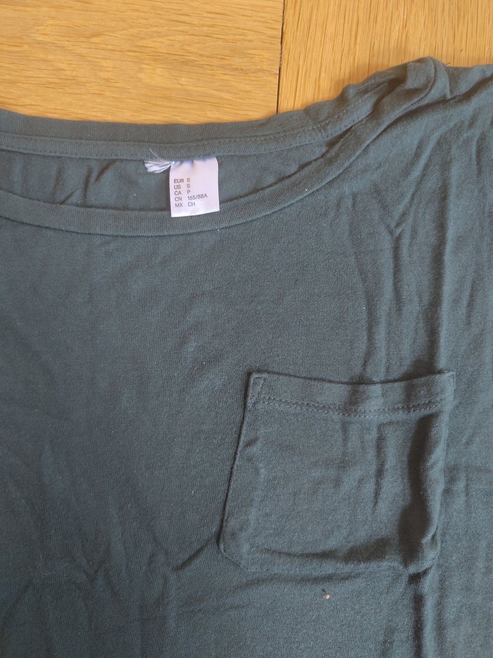 H&M Lotti di vestiti: T-Shirt 4x – Usato da Bern venduto da Linii 7