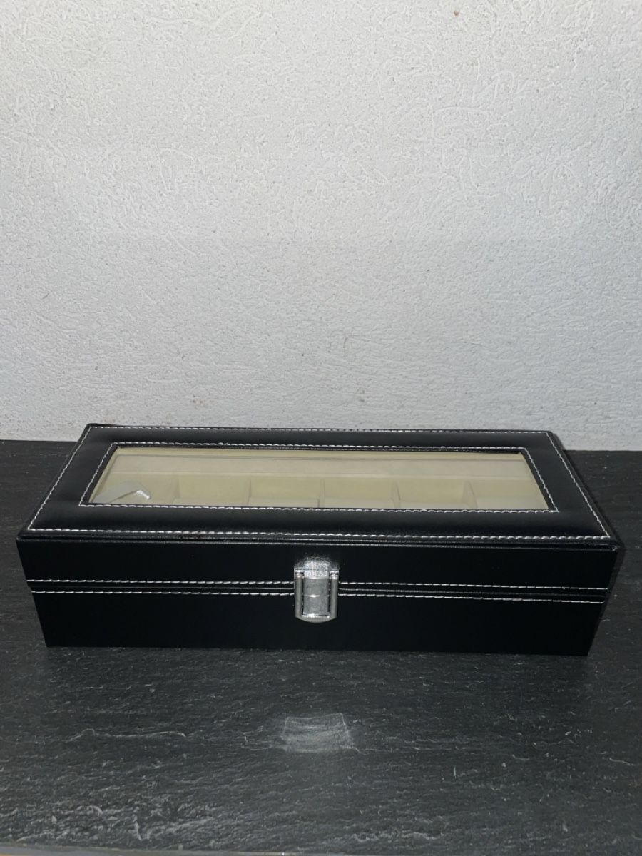 Uhrenboxen: Boîte de rangement pour montres – Neu und originalverpackt aus Glovelier von Sionari
