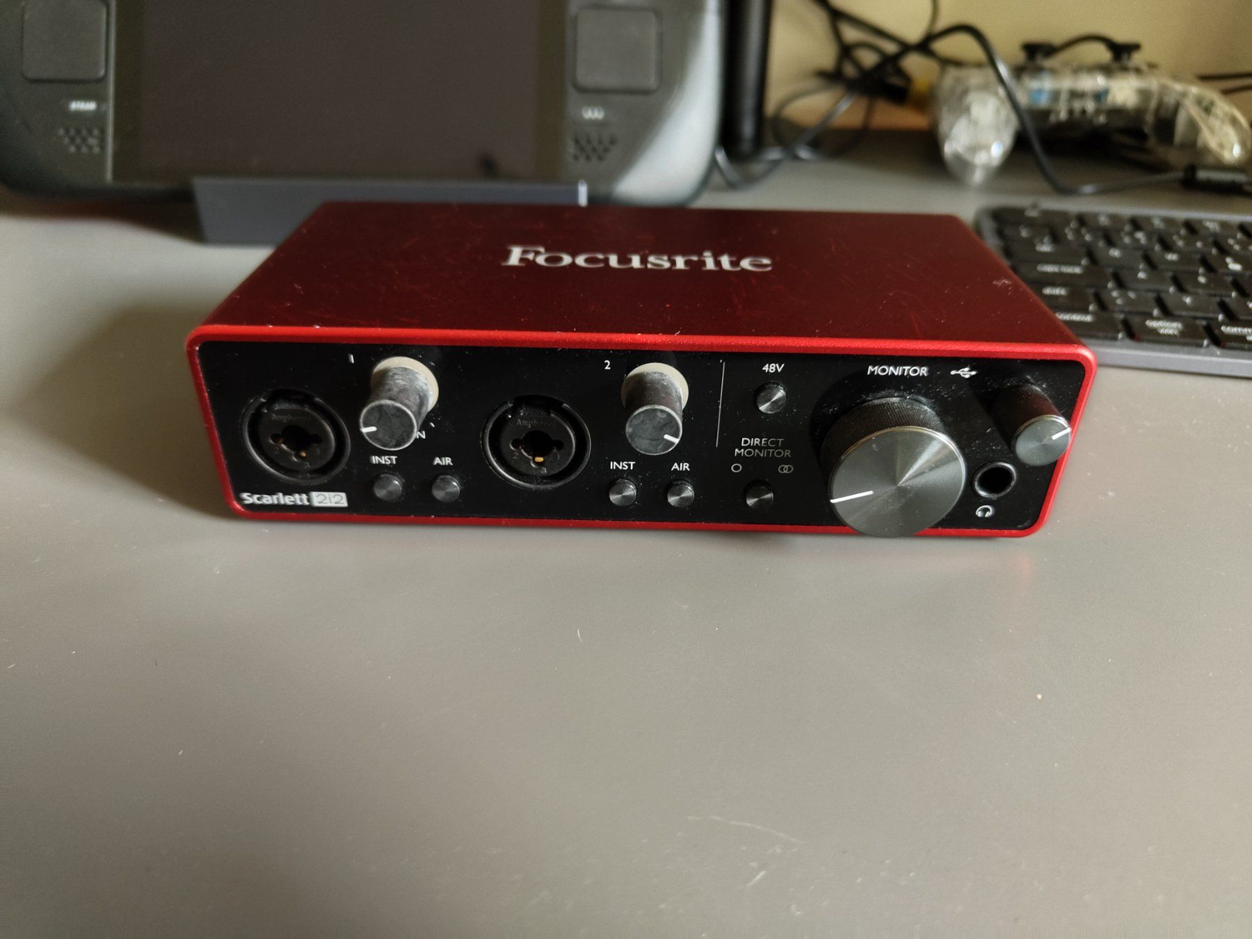 Focusrite Studioequipment: Focusrite Scarlett 2i2 Audio Interface – Gebraucht aus Zürich von leandra.tmn 2