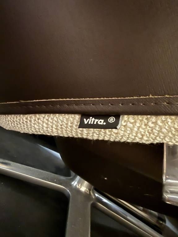 Vitra Poltrone: Vitra Grand Relax und Ottoman – Usato da Zürich venduto da dan_yj8p 1