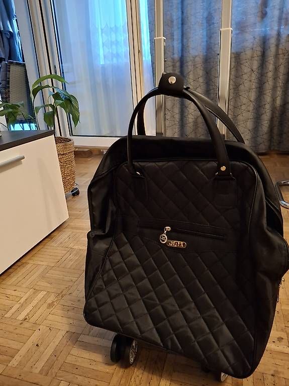 Borse: grosse elegante Handtasche mit Rollen – Usato da Effretikon venduto da CorneliaM03 1
