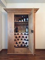 Antiker Tannenschrank mit Weinlagerung, restauriert