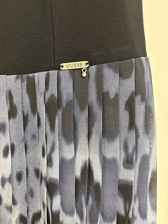 Vestiti: Vestito Guess – Usato da Soazza venduto da afa_r6cx 1