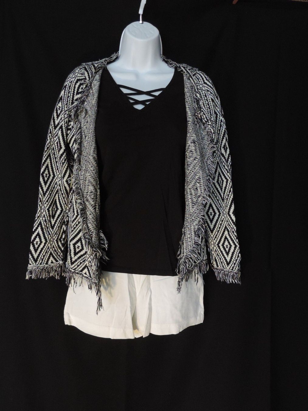 Lotti di vestiti: 2 ensemble black & white – Usato da Genève venduto da Axelle333 3