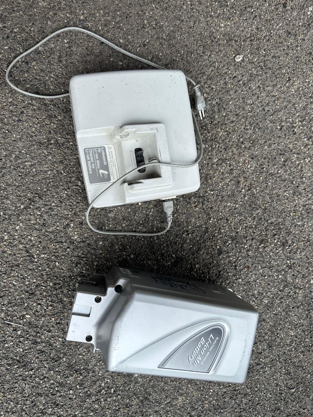 Flyer Batteries: Flyer Batterie und Ladegärat 26 Volt  – D'occasion à Trimbach par kar_2m7z 5