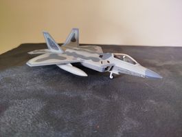 Maquette d'avion F-22 Raptor, état impeccable!1/100