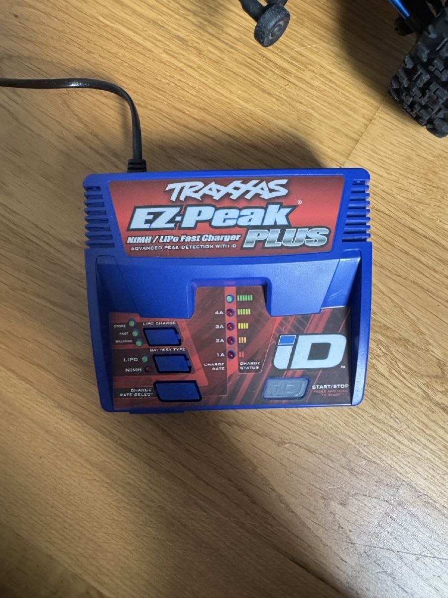 Traxxas Modellismo RC: TRAXXAS E-REVO VXL 1:16 – Usato da Jona venduto da t_brki 7