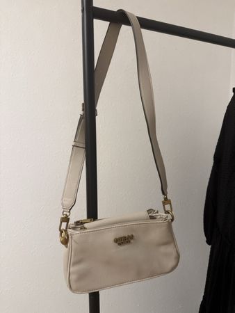 Handtasche Guess creme guter Zustand