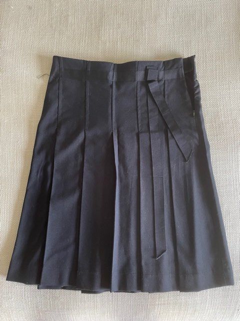 Zara Gonne: Eleganter Rock Zara Basics – Usato da Vico Morcote venduto da Muru