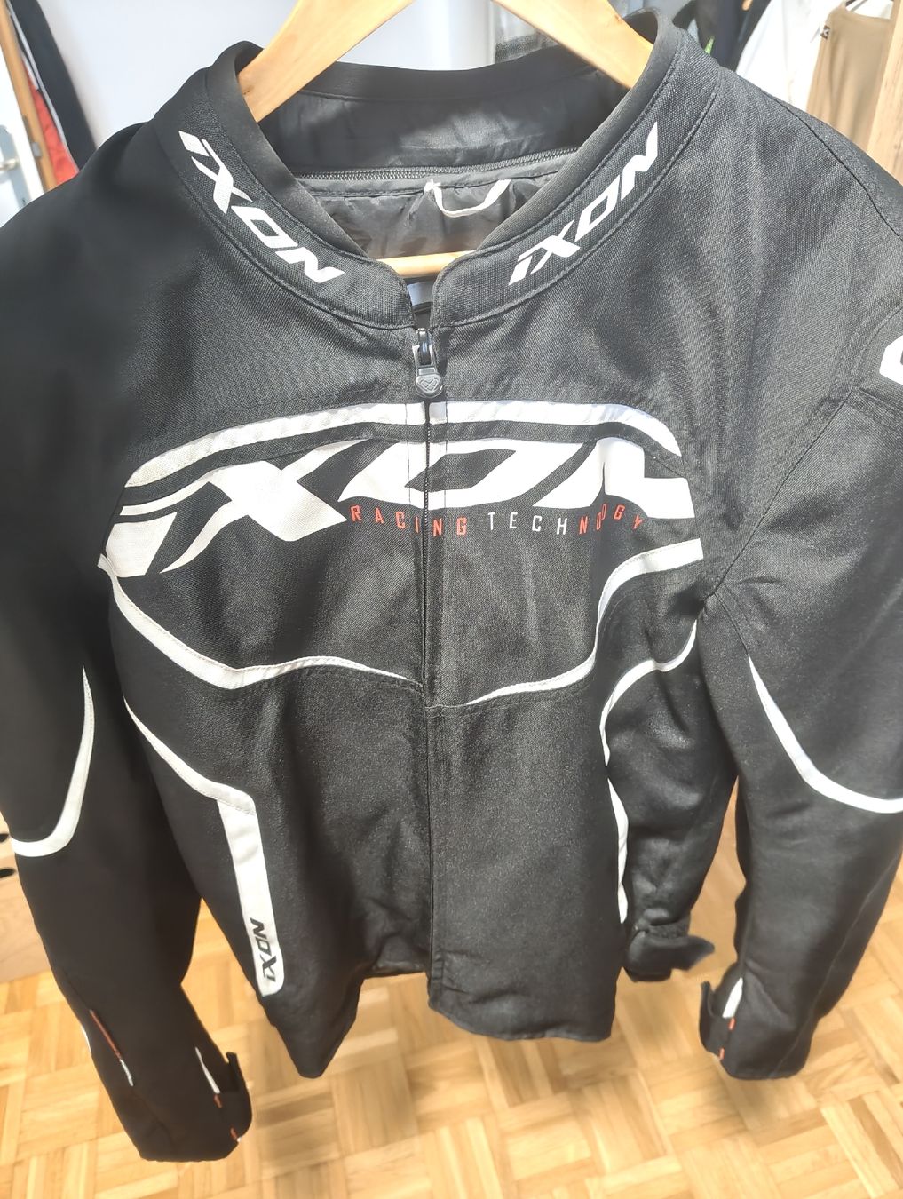 Ixon Vestes: Ixon-Motorradjacke  – D'occasion à Lodrino par Ale_HCL