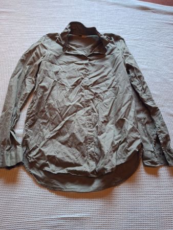 Chemise longues manches taille 32 vert olive