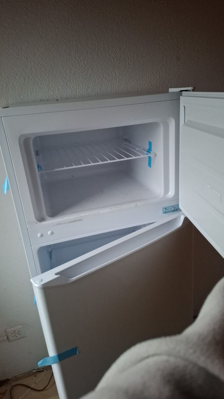 Frigoriferi: Kühlschrank mit Gefrierfach weiss – Nuovo (secondo la descrizione) da Unterkulm venduto da Beljasch 4