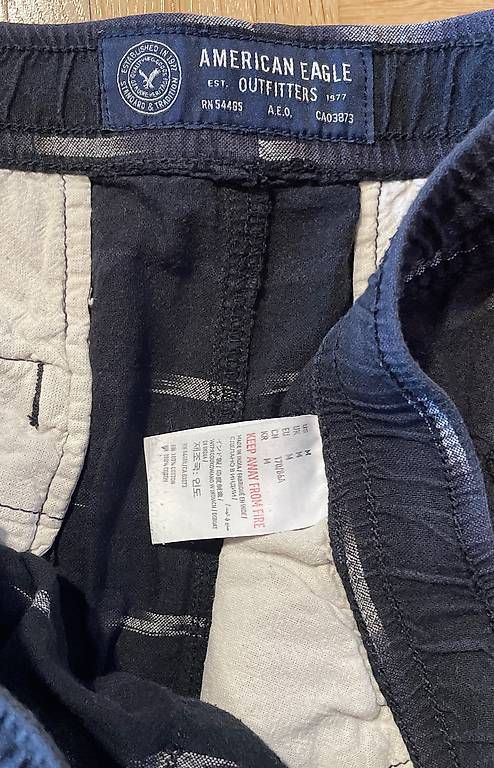 Pantaloni: American  Eagle Shorts – Usato da Engelburg venduto da san_z6qd 1