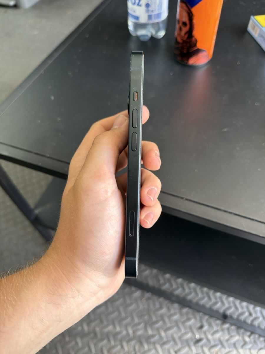 Apple Telefoni cellulari / Smartphones: iPhone 14 256GB Graphite - Top Zustand – Usato da St. Gallen venduto da Kurt31 3