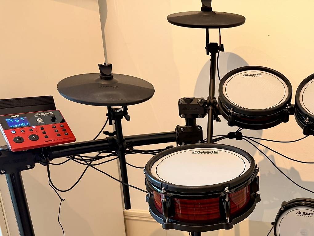 Alesis Strumenti musicali: Alesis Nitro Pro Kit E-Drum – Usato da Zürich venduto da Brad-P 2