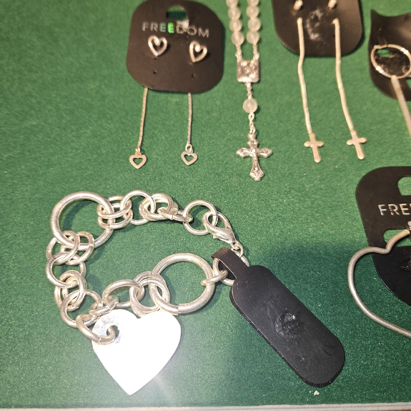 Sonstiger Schmuck: Modeschmuck Konvolut, Ohrringe, Armband, Silberlook. – Gebraucht aus Kriens von gra_fhn7 2