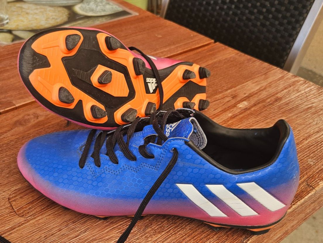 Adidas Scarpe da uomo: Fussballnockenschuhe, Grösse 40 – Usato da Oltingen venduto da Jo76 1