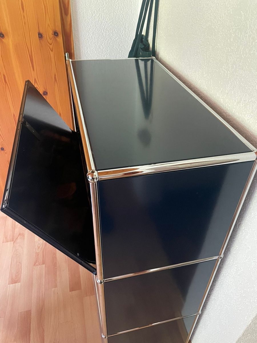 USM Scaffali: USM Haller Sideboard Dunkelblau – Usato da Mels venduto da mtrepp 1