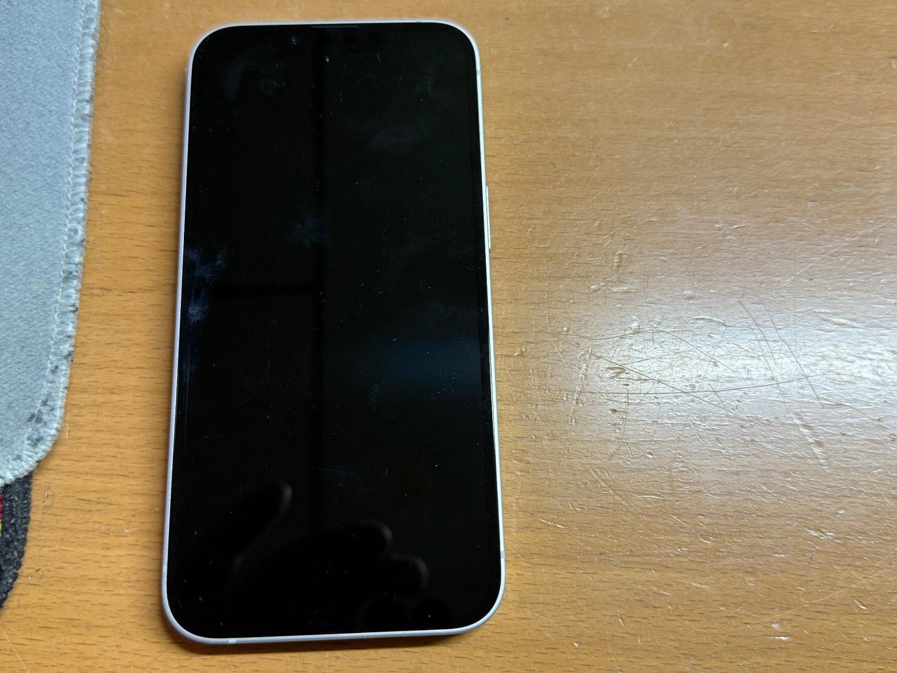 Apple Telefoni cellulari / Smartphones: Iphone 16E 128Gb – Usato da Au SG venduto da bah_6f5w