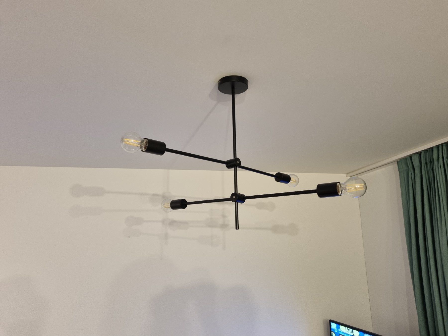 Kronleuchter & Deckenlampen: Moderne schwarze Deckenlampe, 4-flammig, 2 Stück – Gebraucht aus Ebikon von Kon_K