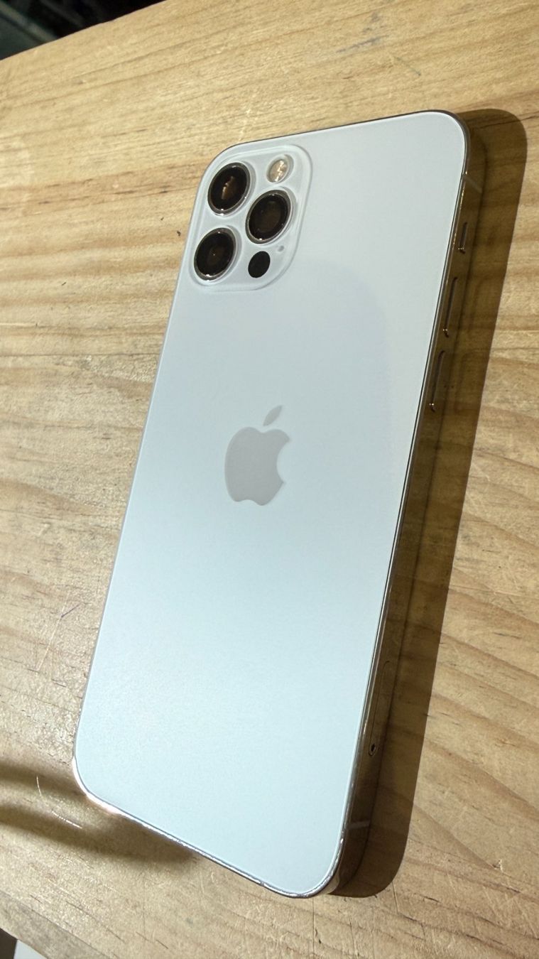 Apple Telefoni cellulari / Smartphones: Châssis Complet iPhone 12 Pro Blanc (dos non Original) – Usato da Morges venduto da DA-repa 1